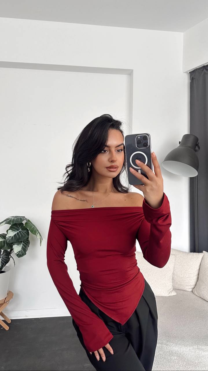 Maroon Strapless Gathered Detail Long Sleeve Blouse
