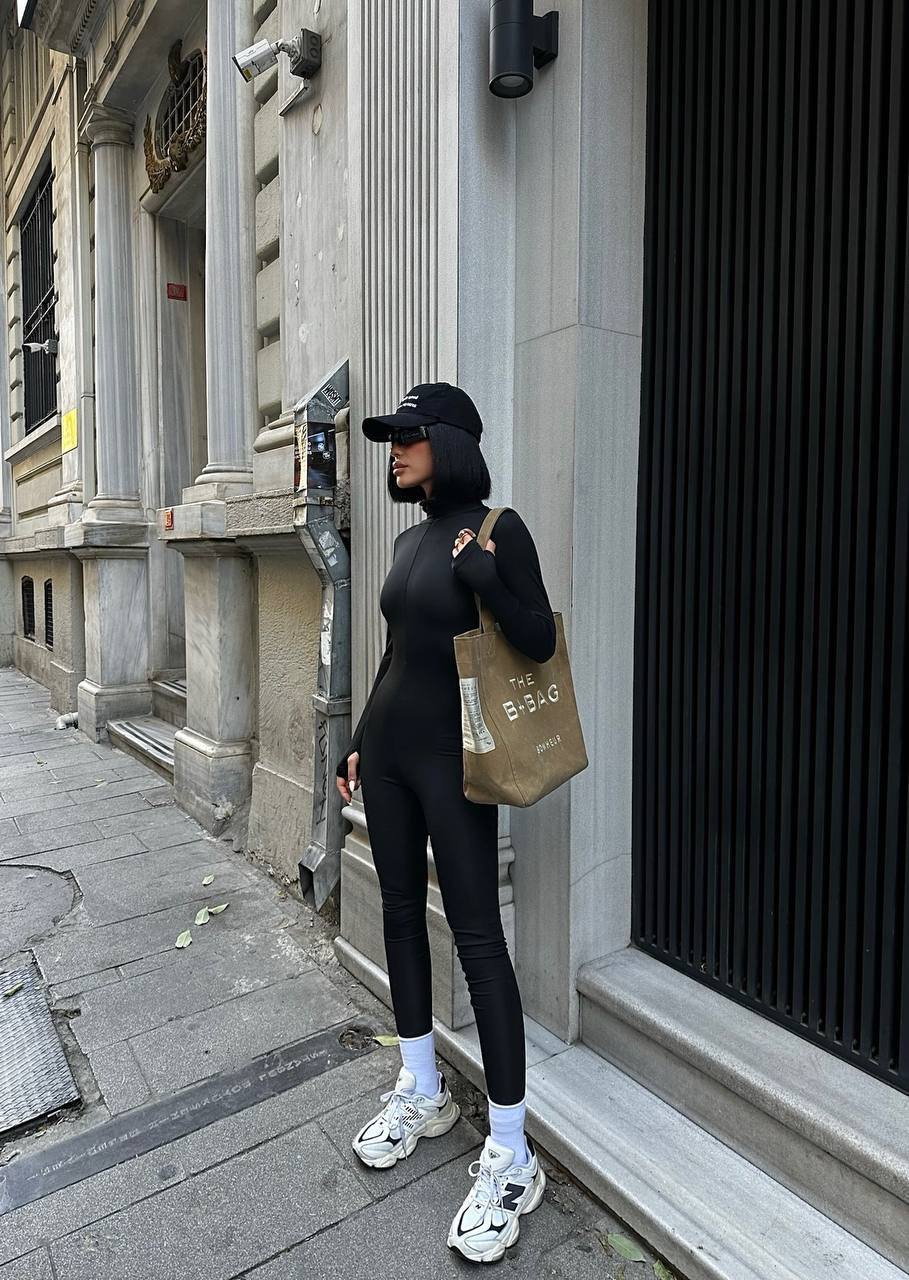 Black JUMPSUIT (FLEECE INSIDE)