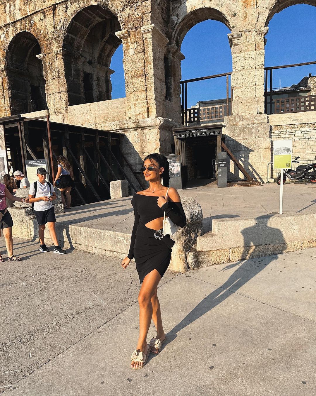 Black One Shoulder Accessory Detailed Dress