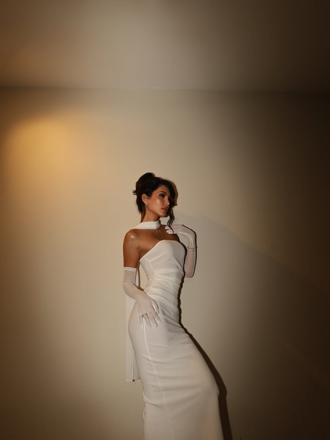 White SCUBA CREP FABRIC DRESS WITH MESH GLOVE