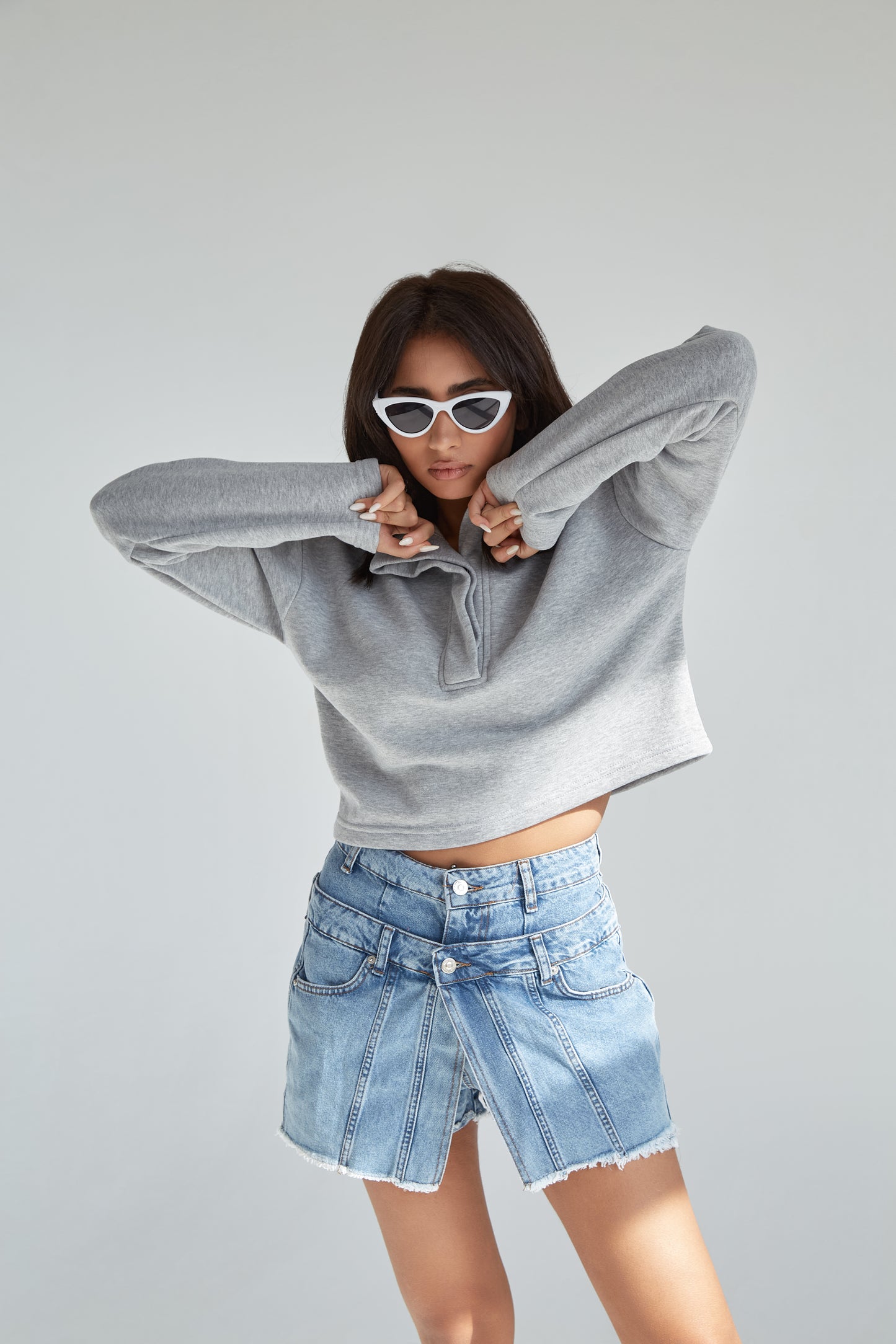 gray hoodie cropped