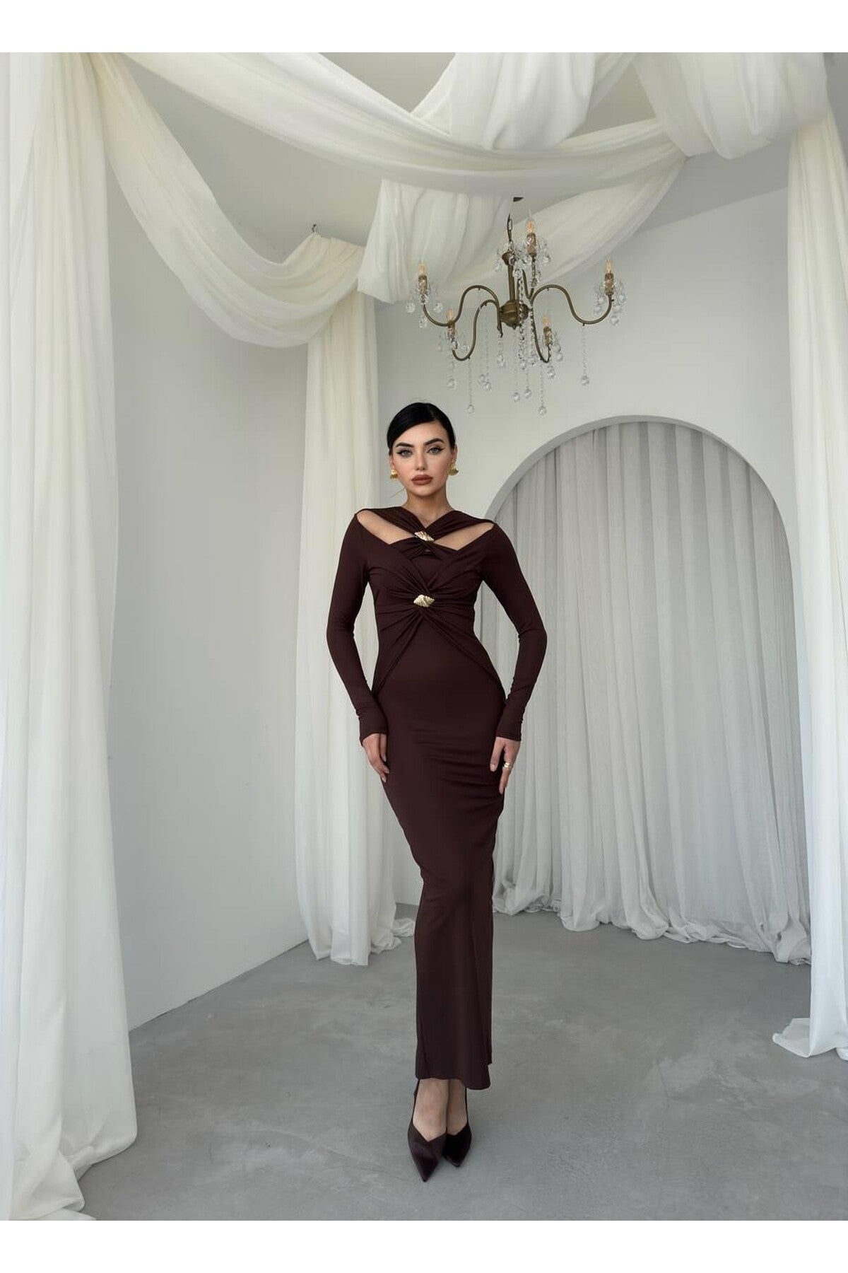 Brown Dande Brooch Detailed Dress