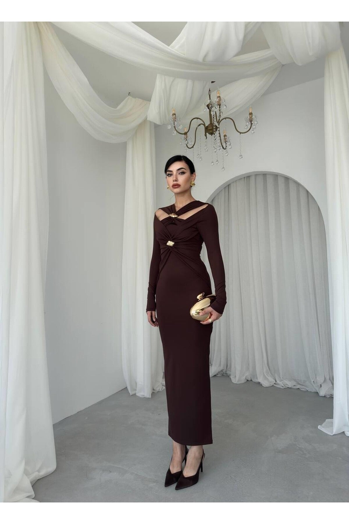 Brown Dande Brooch Detailed Dress