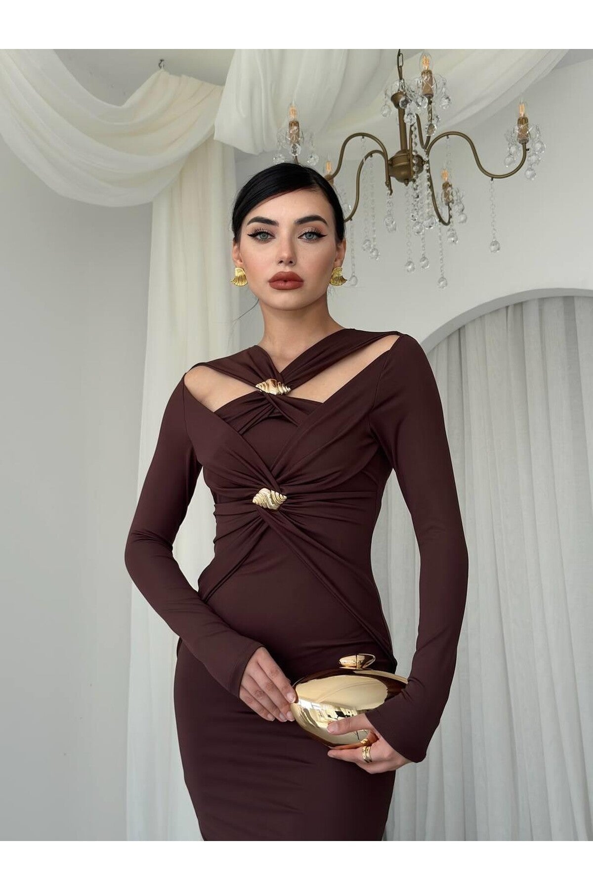 Brown Dande Brooch Detailed Dress