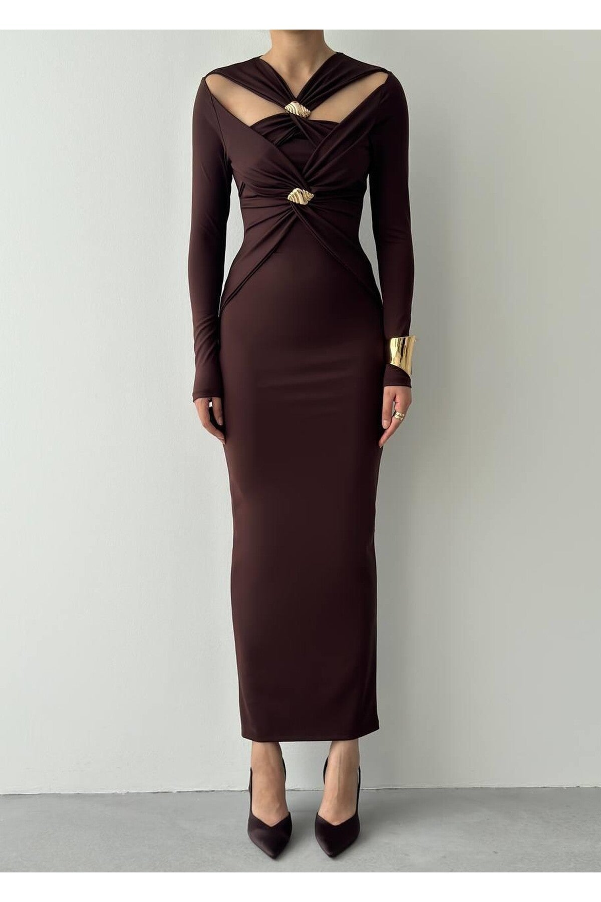 Brown Dande Brooch Detailed Dress